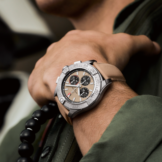 2023 Breitling Avenger Chrono 44 Kachel 6