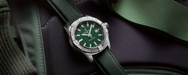 2023_Breitling_Avenger_Auto GMT 42_Banner_Overlay