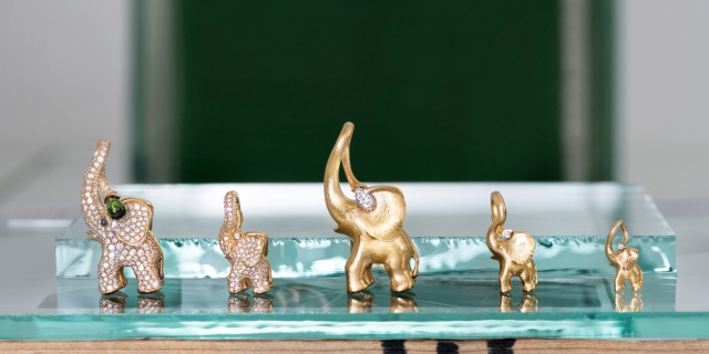 oJ_Ole_Lynggaard_Banner Elephant_Mobil oJ_Ole_Lynggaard_Banner Elephant_Mobil